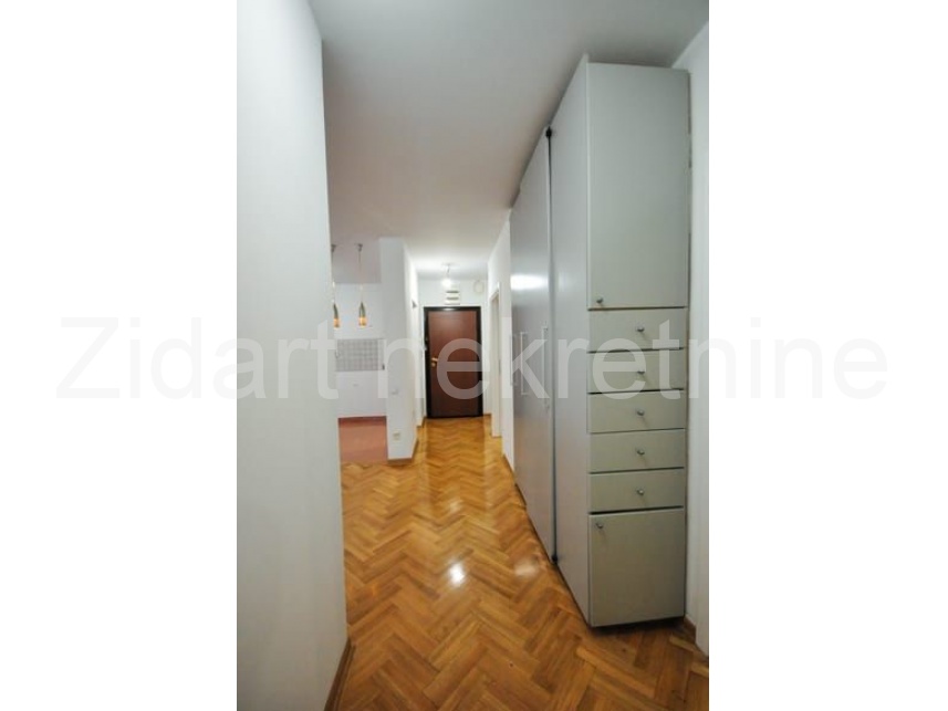 Квартира, 753 м², 240 000$ — FAKTOR
